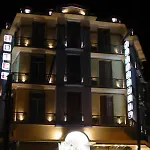 Metropolis Hotel
