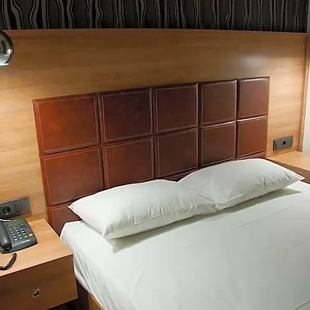 Hotel Metropolis