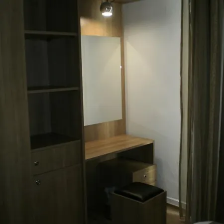 Metropolis Serres
