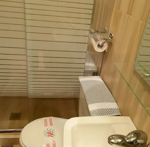 大都会酒店 2* 塞雷